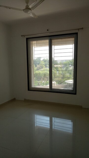 Room in 2 BHK Apartment at Empire Square, Chinchwad – for Rent