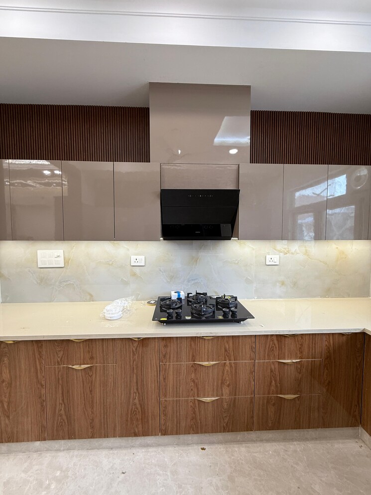 Kitchen, srishti-greenfield-homes 4 Bedroom 3500 Sq.Ft. Builder Floor In Green Fields Colony Faridabad 8769438