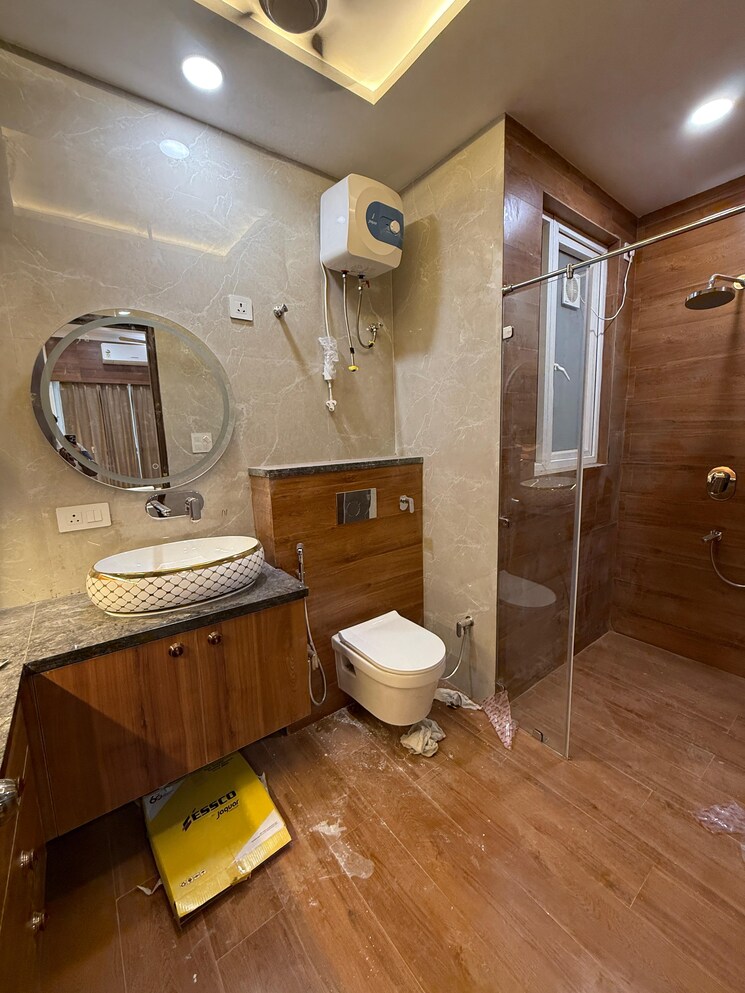 Bathroom, srishti-greenfield-homes 4 Bedroom 3500 Sq.Ft. Builder Floor In Green Fields Colony Faridabad 8769438