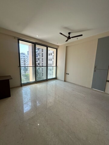 Bedroom in 3 BHK Apartment at Santacruz West – for Rent