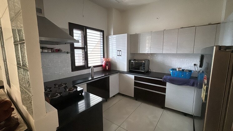 Kitchen, dlf-pink-town-house 4 Bedroom 250 Sq.Yd. Independent House In Dlf City Phase 3 Gurgaon 8769465