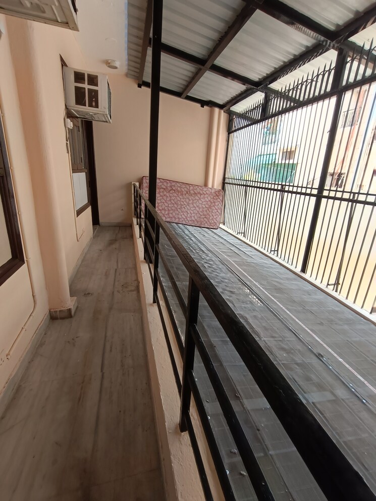 Balcony, green park 2 Bedroom 1300 Sq.Ft. Builder Floor In Green Park Delhi 8769452