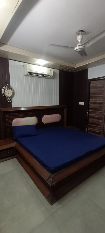 Living Room in 1.5 BHK Builder Floor at Greater Kailash I – for Rent