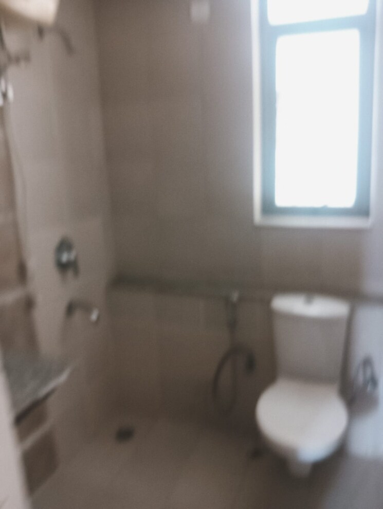 Bathroom, unitech-uniworld-gardens-2 3 Bedroom 1355 Sq.Ft. Apartment In Sector 47 Gurgaon 8769433