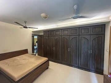 Bedroom in 1 BHK Apartment at Khar West – for Rent
