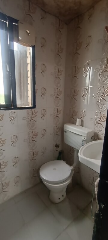 Bathroom in 1.5 BHK Builder Floor at Greater Kailash I – for Rent