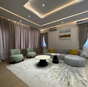 Living Room in 2.5 BHK Builder Floor at Sector 29 – for Sale