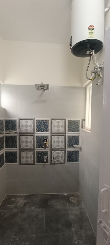 Master Plan in 3.5 BHK Builder Floor at Kalkaji – for Rent