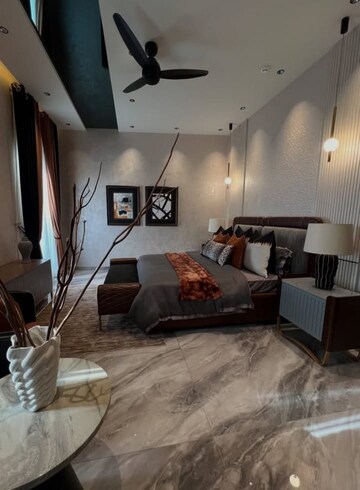 Master Bedroom in 3.5 BHK Builder Floor at Sector 33 – for Sale