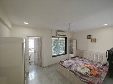 Bedroom in 1 BHK Apartment at Bandra West – for Rent