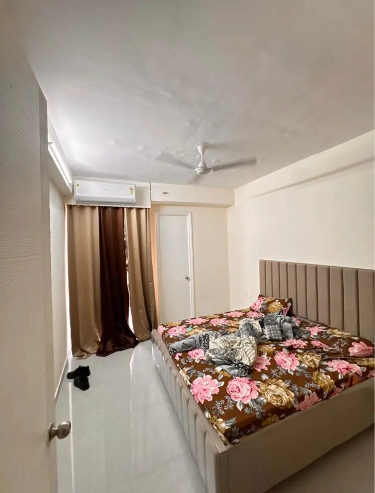 Bedroom, vip road 1 Bedroom 900 Sq.Ft. Apartment In Vip Road Zirakpur 8769572