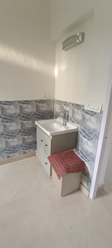 Master Bedroom in 3.5 BHK Builder Floor at Kalkaji – for Rent