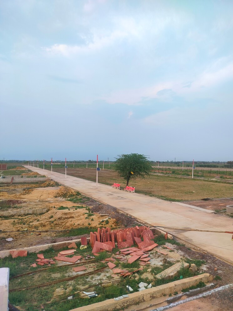 undefined, goverdhan  200 Sq.Yd. Plot In Goverdhan Mathura 8769580