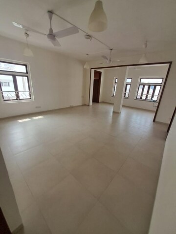 Building Lobby in 3 BHK Apartment at Breach Candy – for Rent