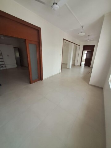 Building Lobby in 3 BHK Apartment at Breach Candy – for Rent