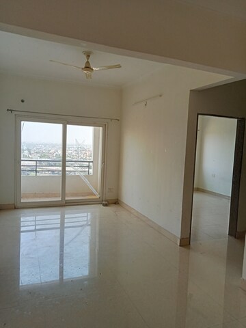 Room in 3 BHK Apartment at Spring Greens Phase I, Faizabad Road – for Rent