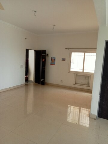 Room in 3 BHK Apartment at Spring Greens Phase I, Faizabad Road – for Rent