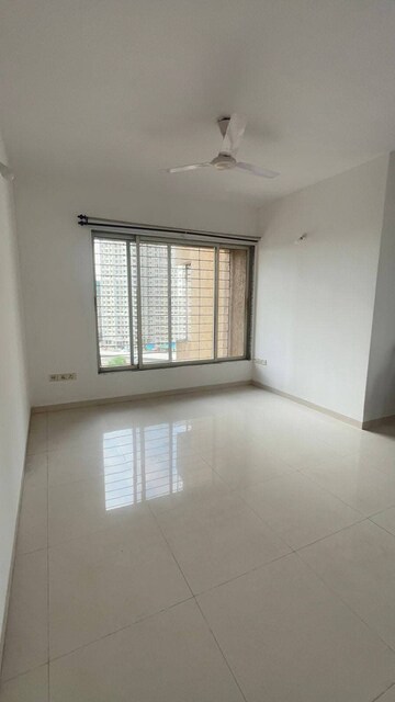 Room in 2 BHK Apartment at Silver Arch Goregaon West, Goregaon West – for Rent