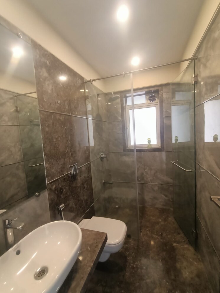 Bathroom, ekta-corner-view 3 Bedroom 1160 Sq.Ft. Apartment In Bandra West Mumbai 8769560