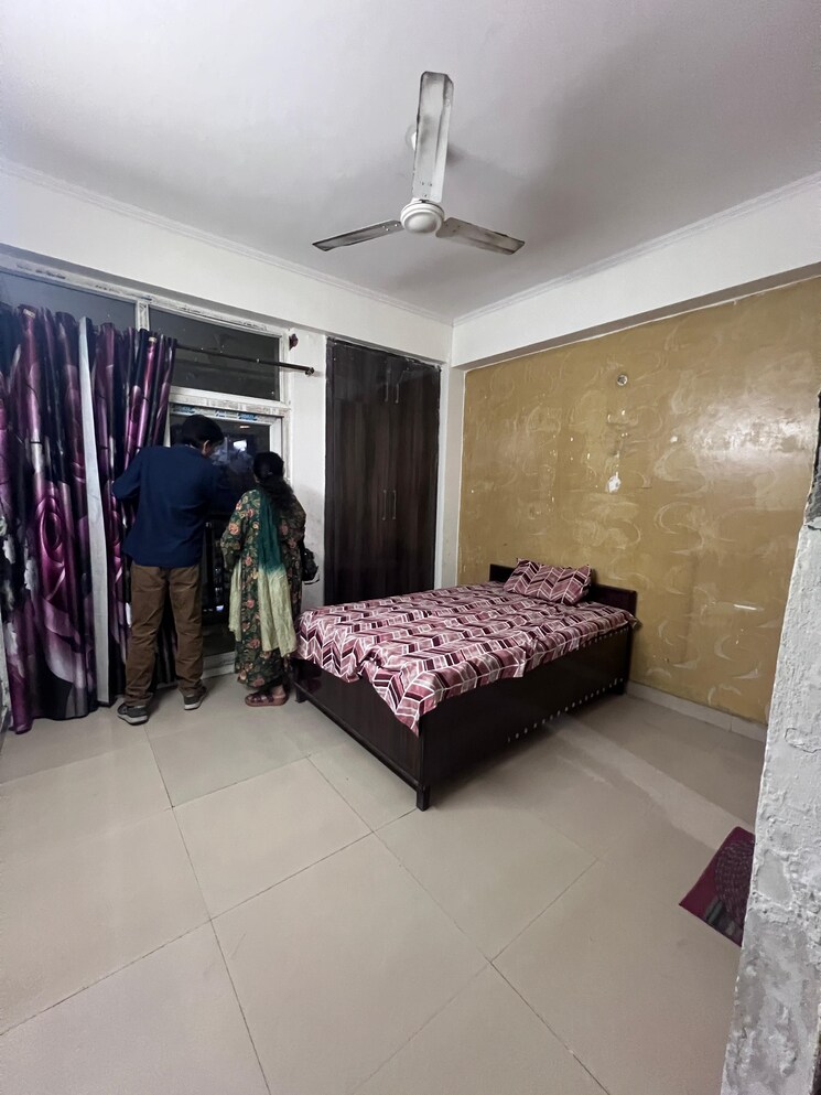 Living Room, aims-golf-city 2.5 Bedroom 1150 Sq.Ft. Apartment In Sector 75 Noida 8769621