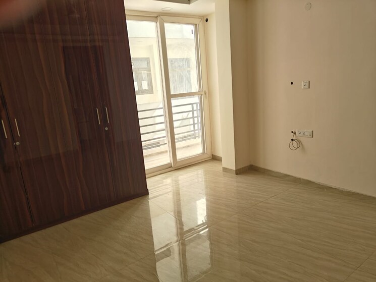 Room, sector 57 3 Bedroom 1750 Sq.Ft. Builder Floor In Sector 57 Gurgaon 8769608