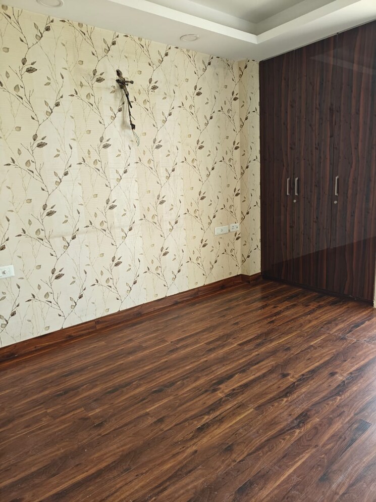 Room, sector 57 3 Bedroom 1750 Sq.Ft. Builder Floor In Sector 57 Gurgaon 8769608