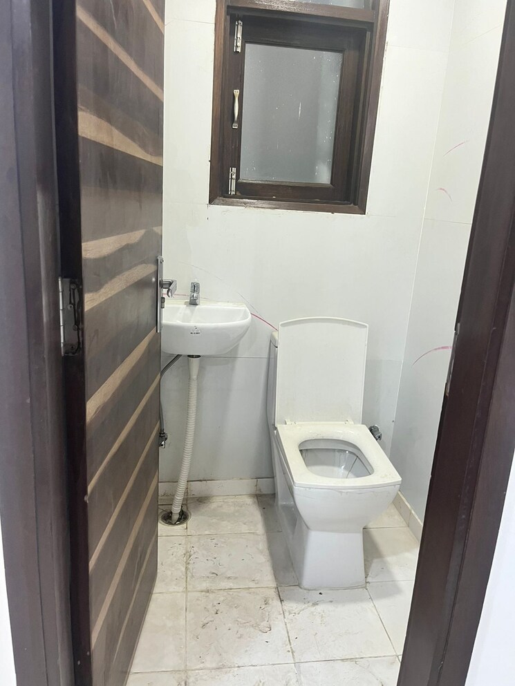 Bathroom, mehrauli 3 Bedroom 1200 Sq.Ft. Apartment In Mehrauli Delhi 8769622
