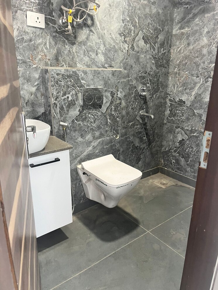 Bathroom, mehrauli 3 Bedroom 1200 Sq.Ft. Apartment In Mehrauli Delhi 8769622