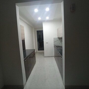 Building Lobby in 3 BHK Builder Floor at BPTP Amstoria, Sector 102 – for Rent