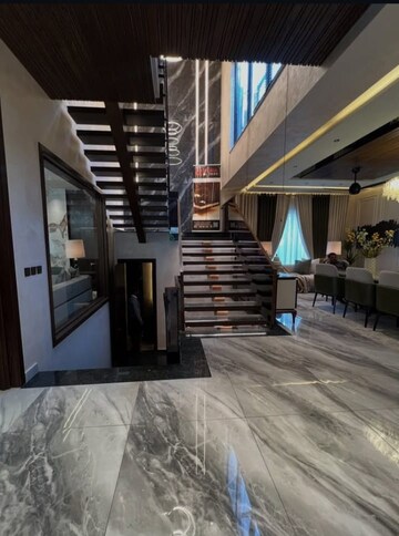 Staircase in 3 BHK Builder Floor at Sector 28 – for Sale