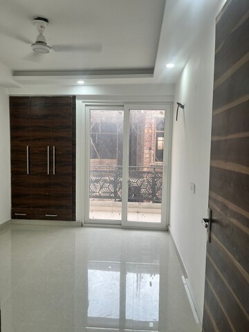 Room in 3 BHK Apartment at Mehrauli – for Rent