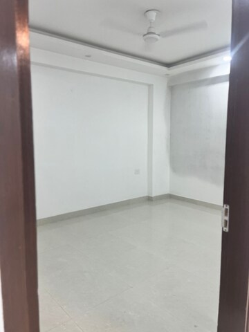 Room in 3 BHK Apartment at Mehrauli – for Rent