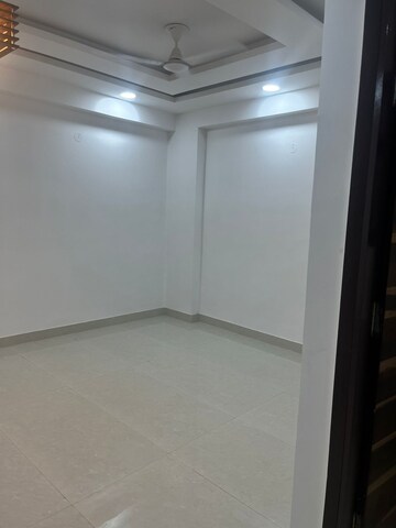 Room in 3 BHK Apartment at Mehrauli – for Rent