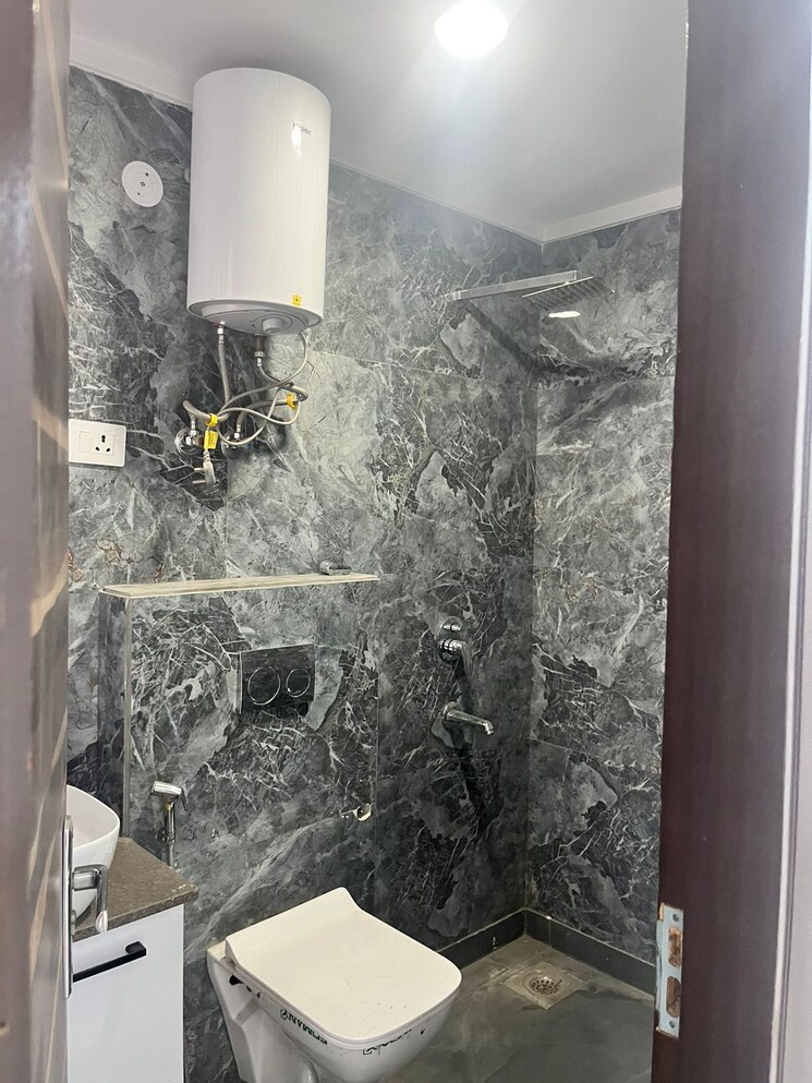 Attached Bathroom, mehrauli 3 Bedroom 1200 Sq.Ft. Apartment In Mehrauli Delhi 8769785