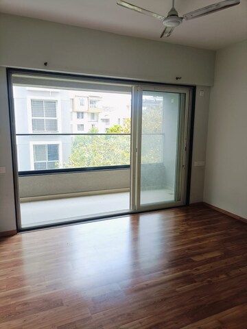 Room in 2 BHK Apartment at Lohia Odela, Bavdhan – for Rent