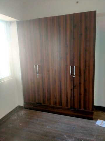 Room in 3 BHK Apartment at Conscient Heritage One, Sector 62 – for Sale