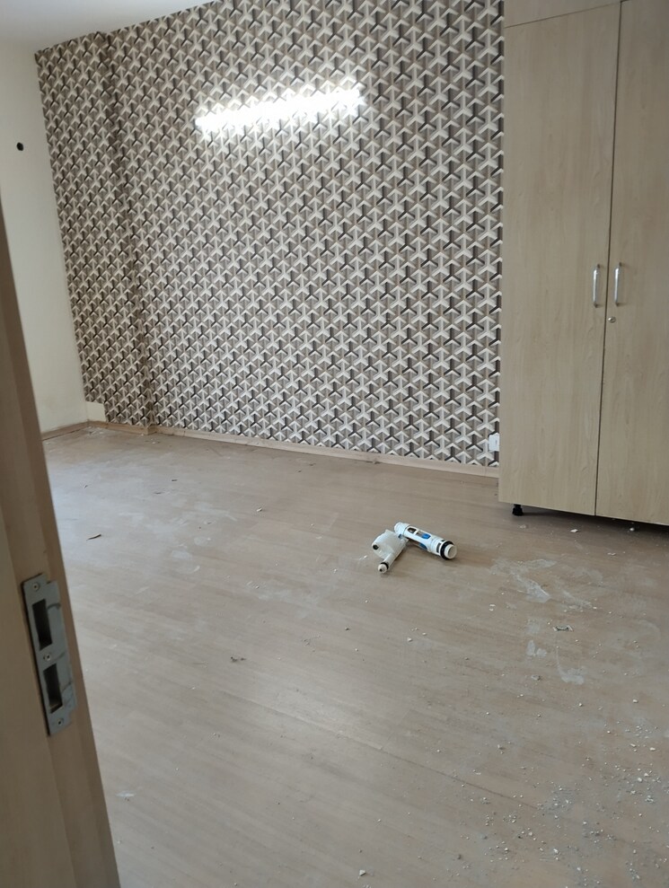 Room, manesar sector 1a 3 Bedroom 1960 Sq.Ft. Apartment In Manesar Sector 1a Gurgaon 8769715