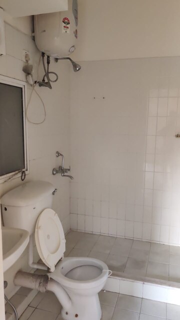 Bathroom in 3 BHK Apartment at DLF The Carlton Estate, Dlf Phase V – for Rent