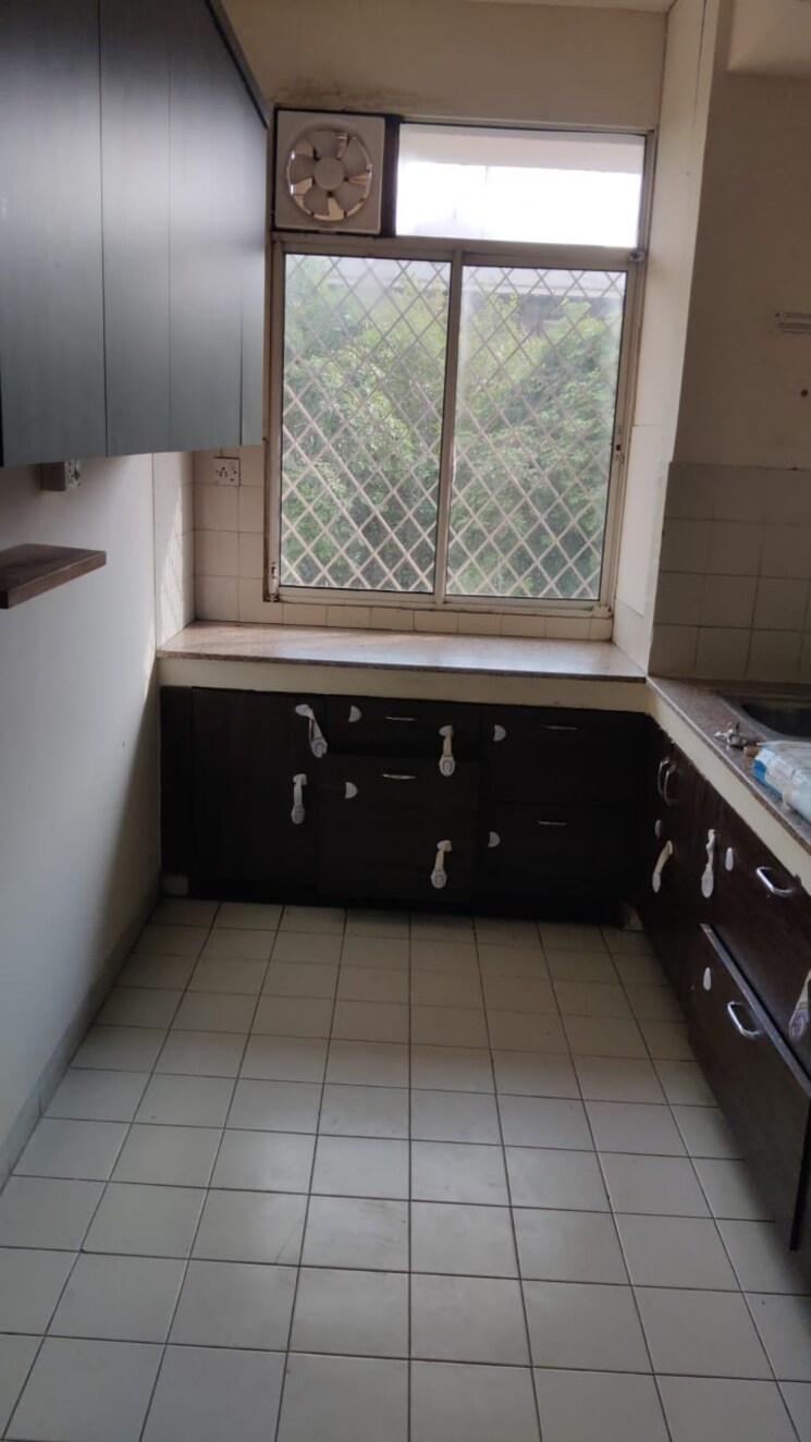 Kitchen, dlf-the-carlton-estate 3 Bedroom 1267 Sq.Ft. Apartment In Dlf Phase V Gurgaon 8769717