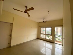 Room in 3.5 BHK Apartment at Sidhartha NCR One, Sector 95 – for Sale