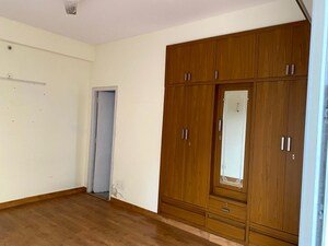 Room in 3.5 BHK Apartment at Sidhartha NCR One, Sector 95 – for Sale