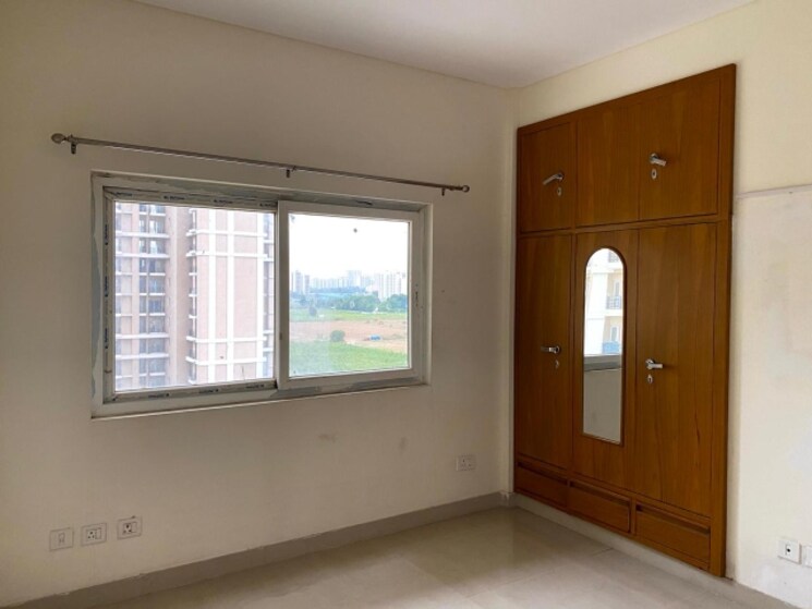 Room, sidhartha-ncr-one 3.5 Bedroom 1900 Sq.Ft. Apartment In Sector 95 Gurgaon 8769781