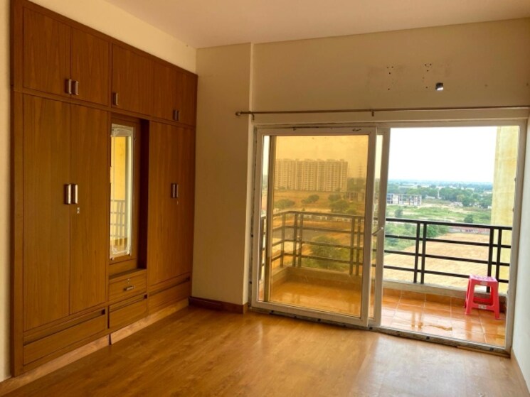 Room, sidhartha-ncr-one 3.5 Bedroom 1900 Sq.Ft. Apartment In Sector 95 Gurgaon 8769781