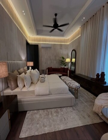 Bedroom in 4 BHK Builder Floor at Sector 33 – for Sale