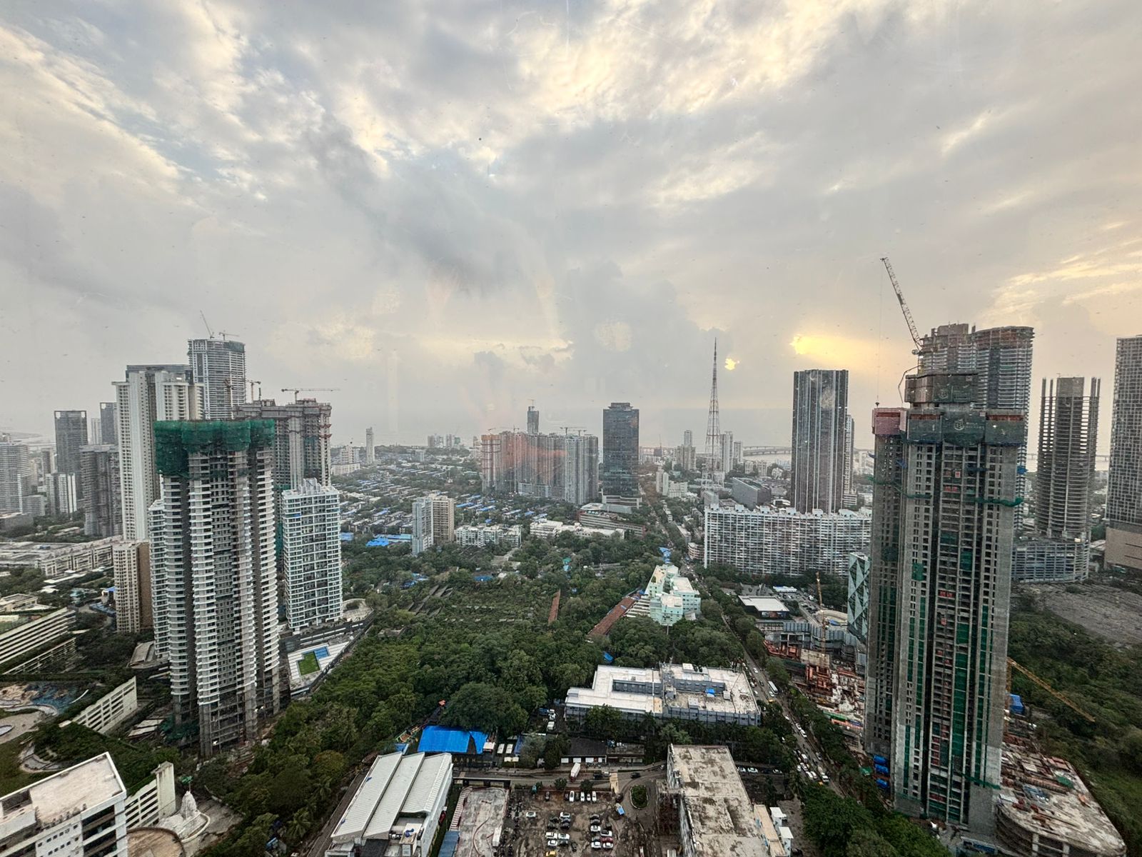 4 BHK + Pooja Room,Servant Room,Study Room Apartment For Rent in Lodha Trump Tower