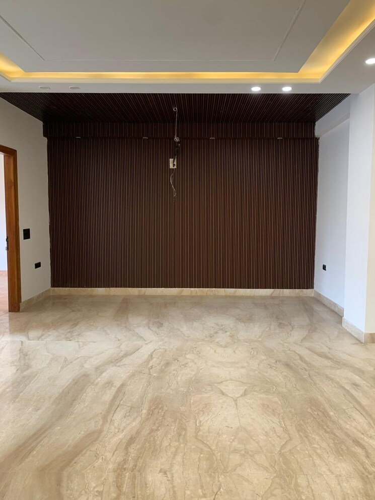 Room, faridabad central 3 Bedroom 1887 Sq.Ft. Builder Floor In Faridabad Central Faridabad 8562260