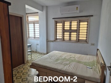 Bedroom in 3 BHK Apartment at Ellisbridge – for Rent