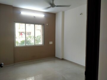 Room in 3 BHK Apartment at Surat Dumas Road – for Rent