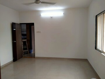 Room in 3 BHK Apartment at Surat Dumas Road – for Rent