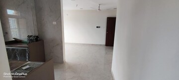 Room in 2 BHK Apartment at Parsh Elegance, Andheri West – for Rent